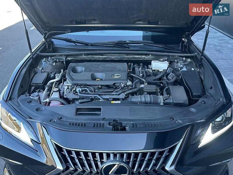Седан Lexus ES 2024 в Киеве