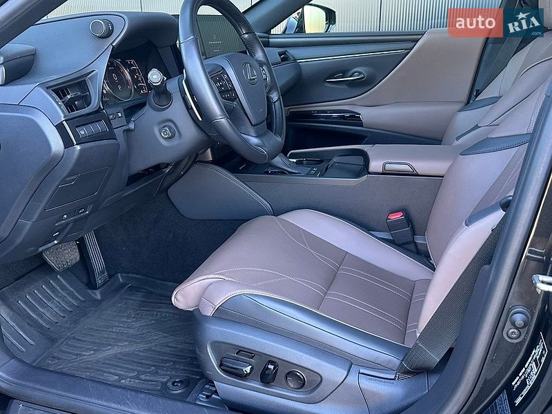Седан Lexus ES 2024 в Киеве