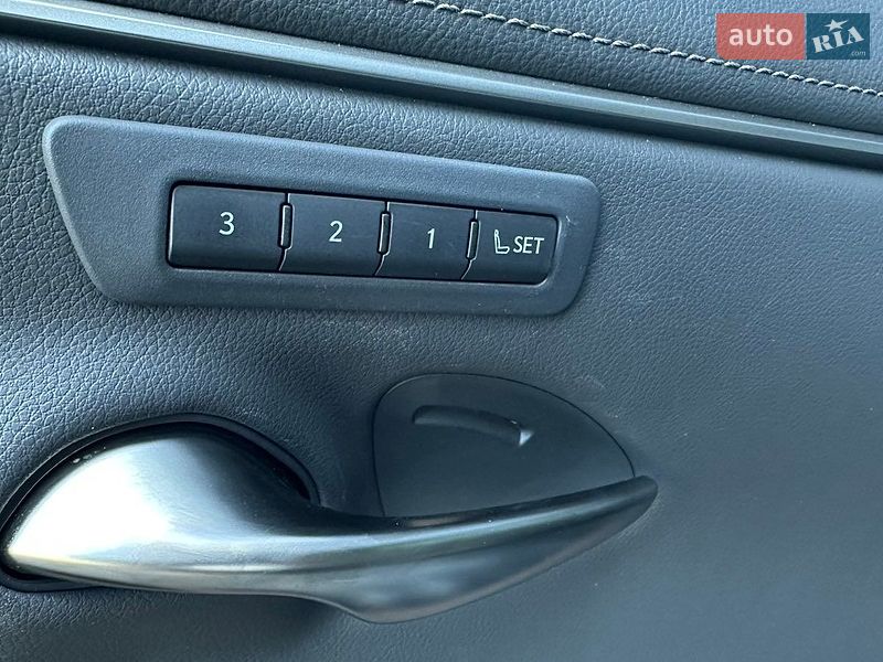 Седан Lexus ES 2024 в Киеве