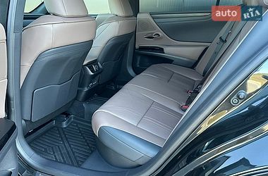 Седан Lexus ES 2024 в Киеве