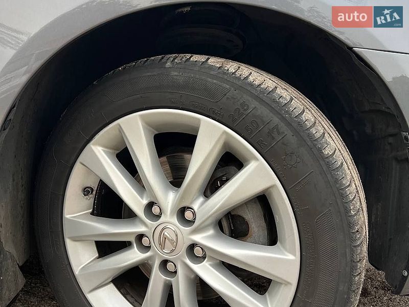 Седан Lexus ES 2011 в Борзне