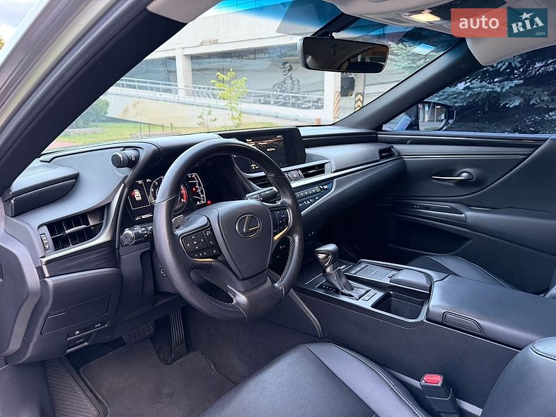 Седан Lexus ES 2018 в Києві