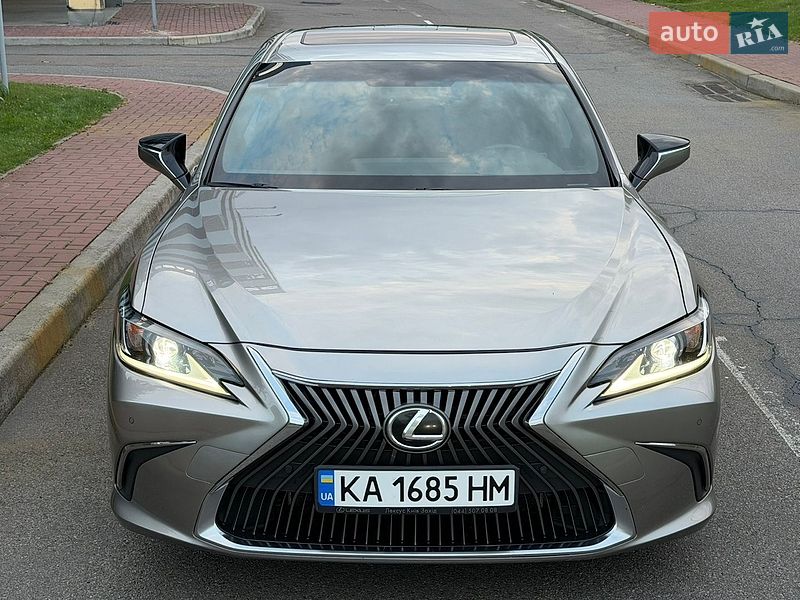 Седан Lexus ES 2018 в Києві