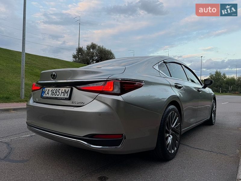Седан Lexus ES 2018 в Києві