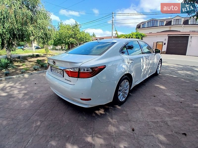 Седан Lexus ES 2014 в Одесі