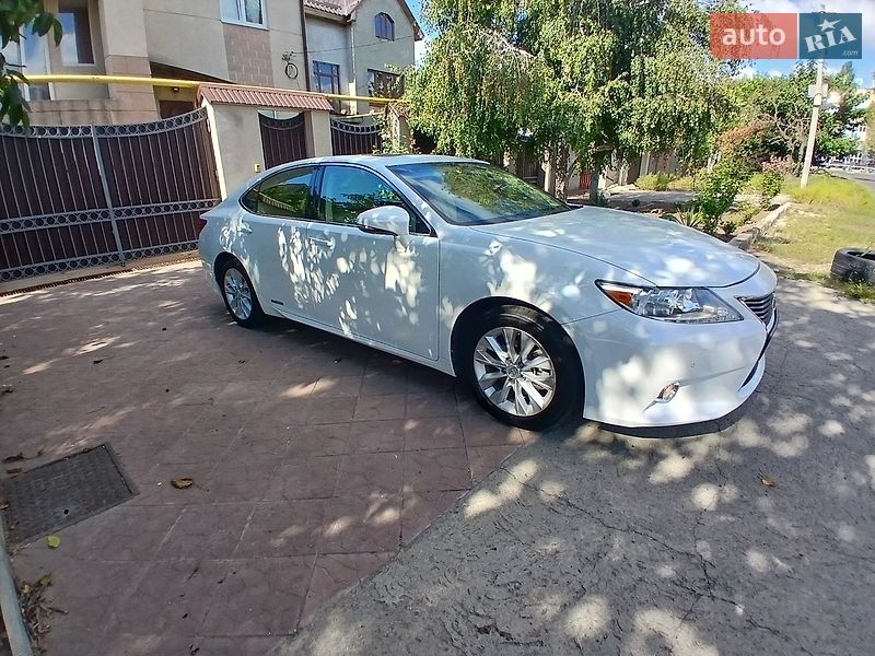Седан Lexus ES 2014 в Одесі