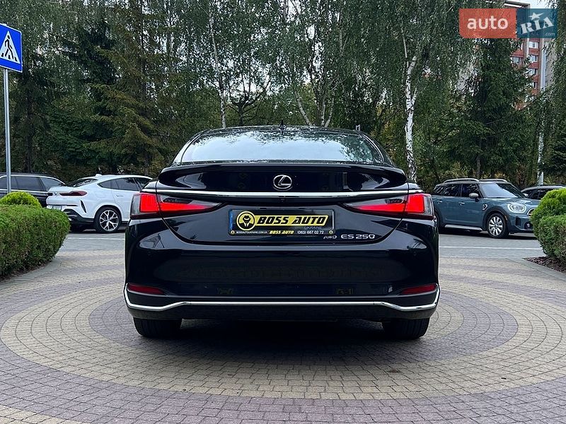 Седан Lexus ES 2020 в Львові