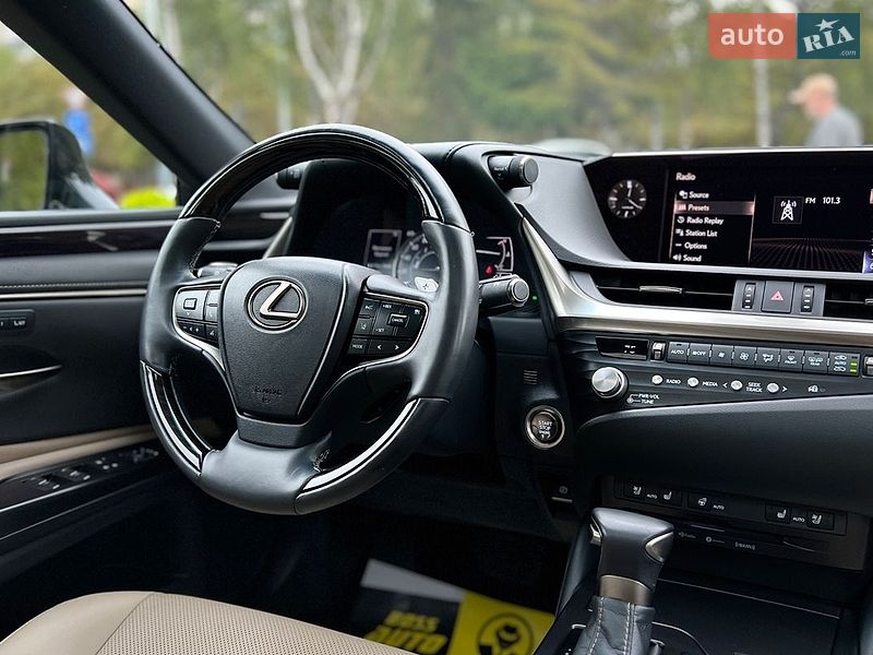 Седан Lexus ES 2020 в Львові