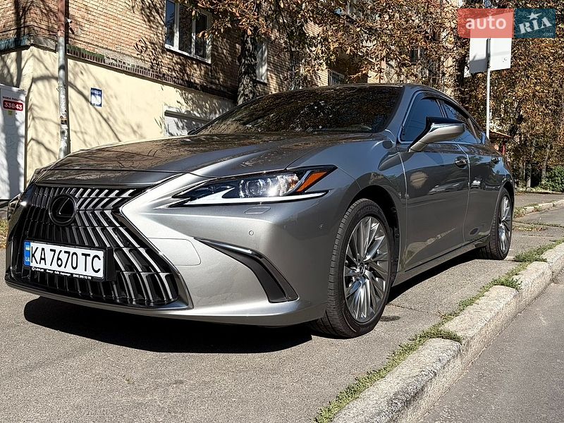 Седан Lexus ES 2025 в Києві
