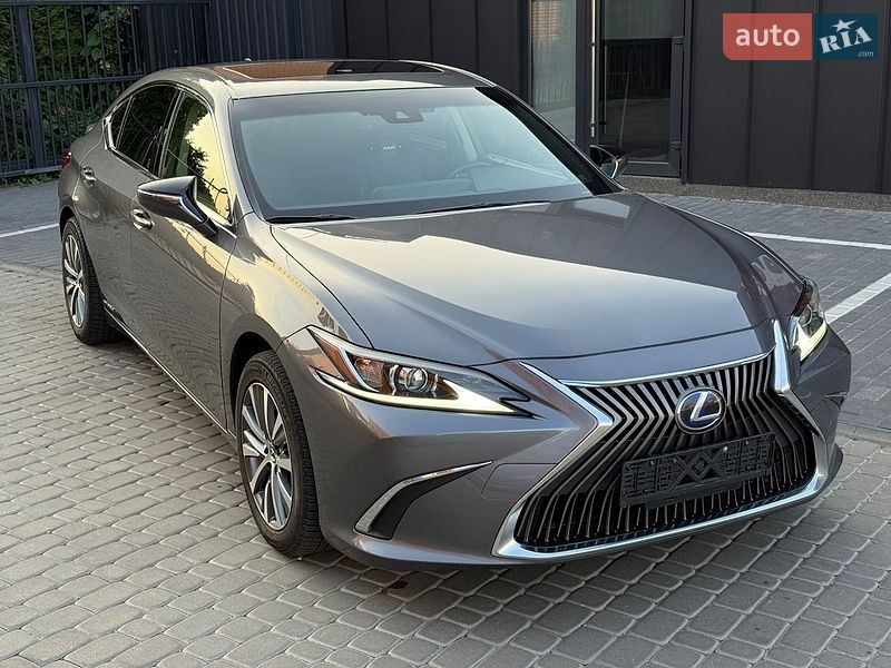 Седан Lexus ES 2020 в Виннице