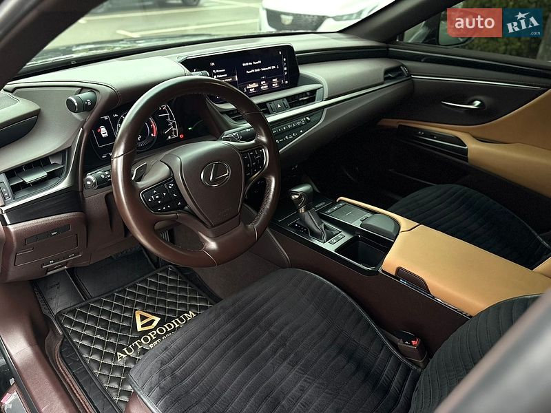 Седан Lexus ES 2021 в Киеве