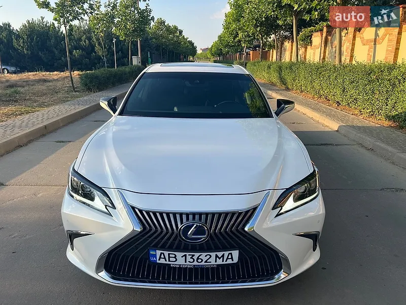 Lexus ES
