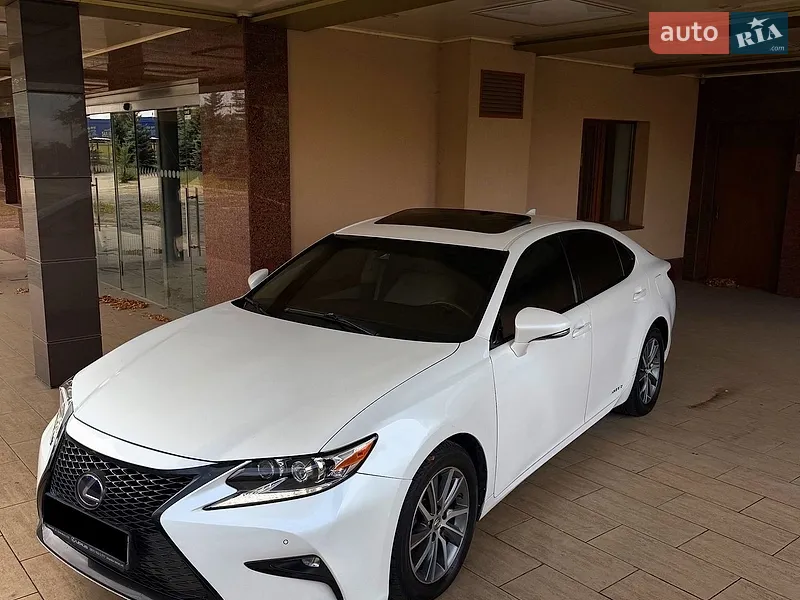 Lexus ES