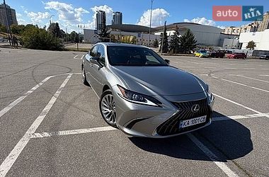 Седан Lexus ES 2023 в Киеве