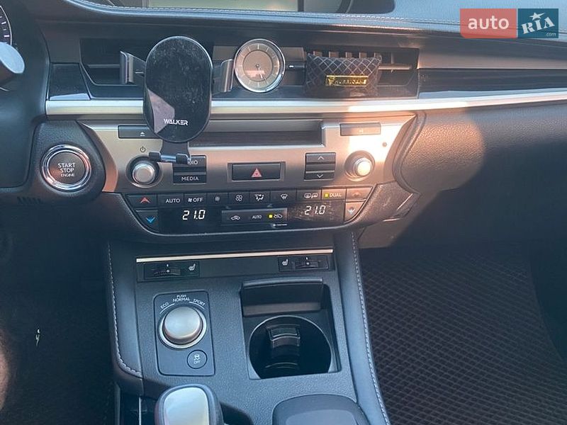Седан Lexus ES 2018 в Житомире