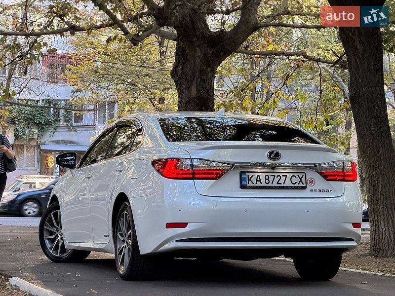 Седан Lexus ES 2016 в Одесі