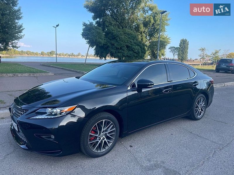 Седан Lexus ES 2018 в Черкасах