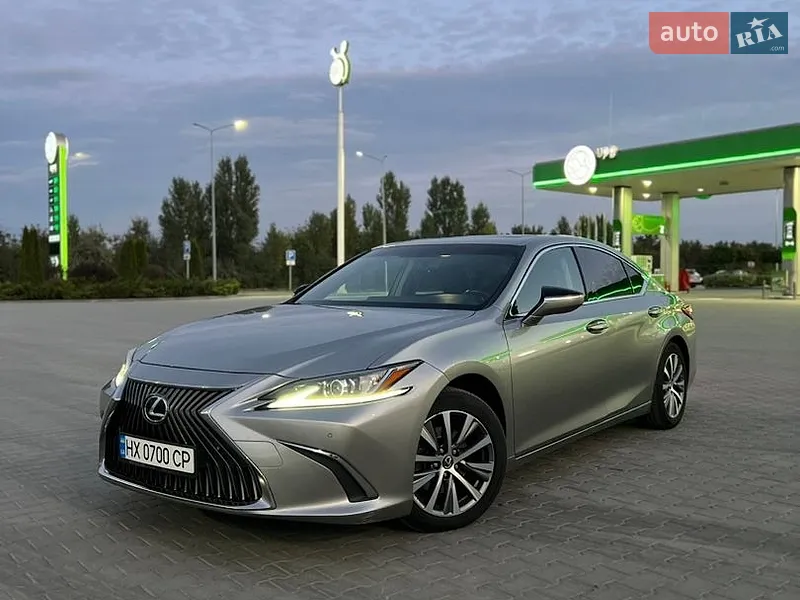 Lexus ES 2019