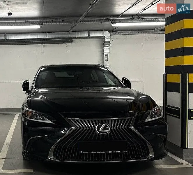 Lexus ES 2019