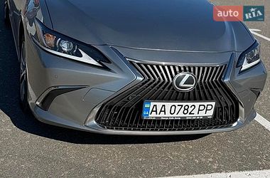 Седан Lexus ES 2019 в Києві