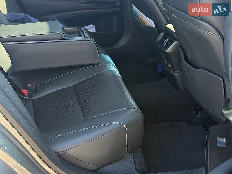 Седан Lexus ES 2019 в Києві фото 11 Седан Lexus ES 2019 в Києві