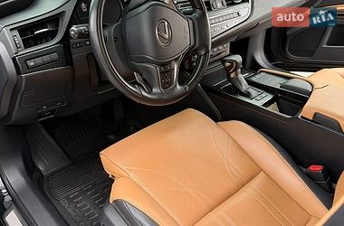 Седан Lexus ES 2021 в Дніпрі