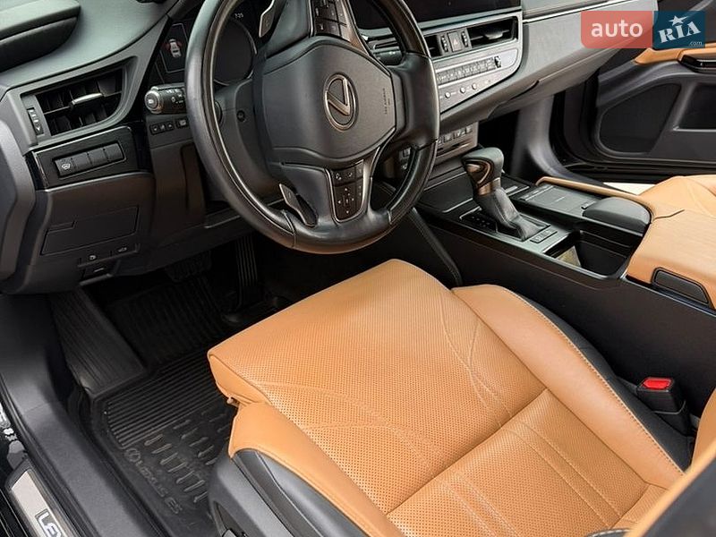 Седан Lexus ES 2021 в Дніпрі