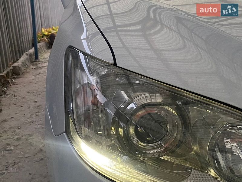 Седан Lexus ES 2012 в Южном