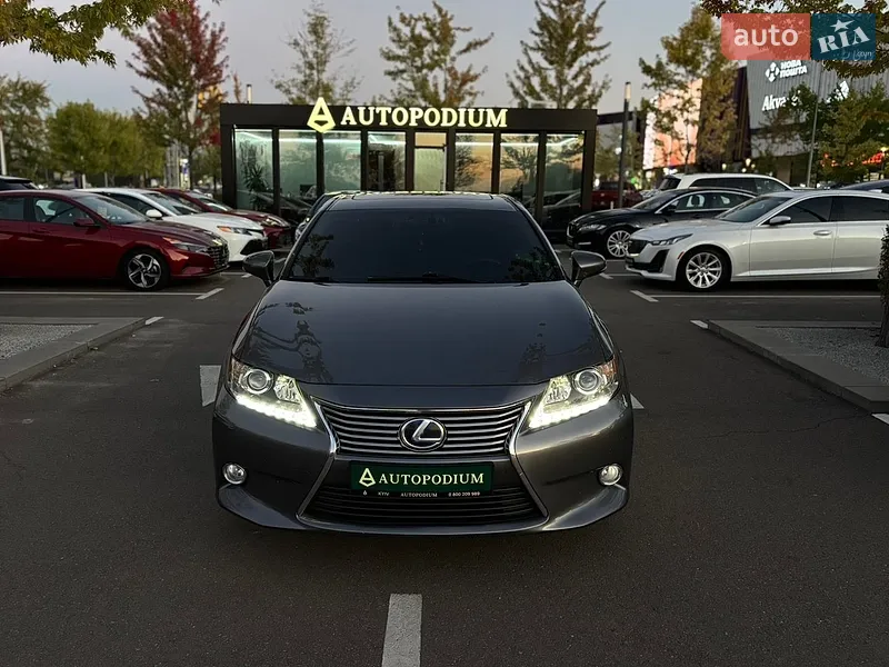 Lexus ES