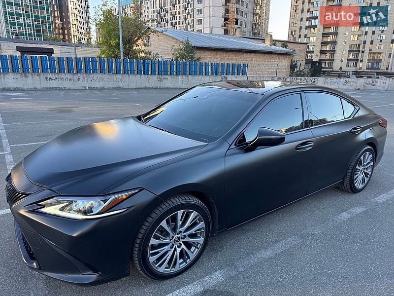 Седан Lexus ES 2019 в Киеве