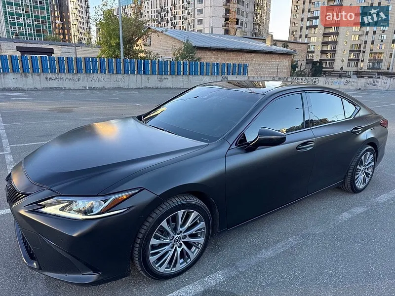 Lexus ES 2019