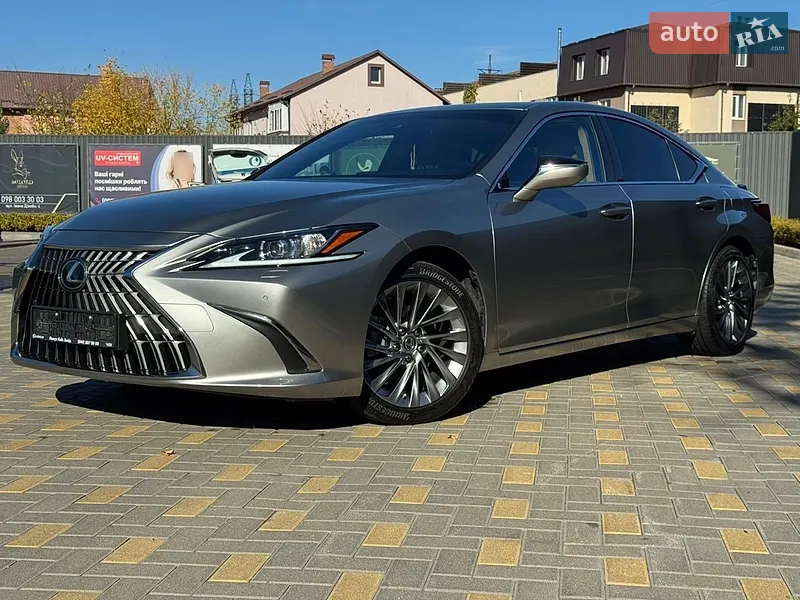 Lexus ES