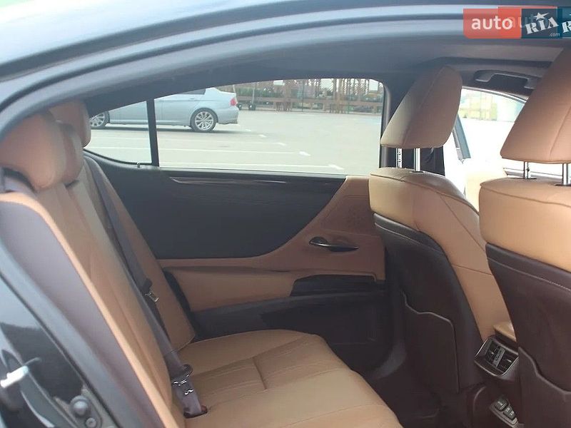 Седан Lexus ES 2019 в Києві