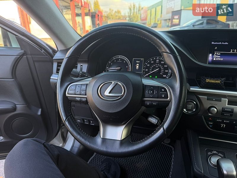 Седан Lexus ES 2016 в Ніжині