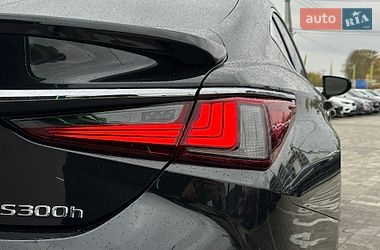 Седан Lexus ES 2023 в Львове