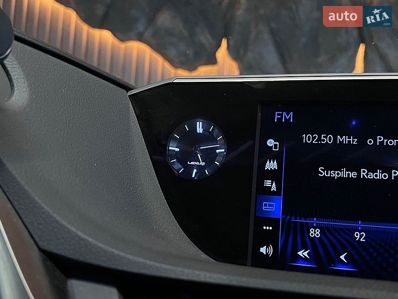 Седан Lexus ES 2019 в Львове