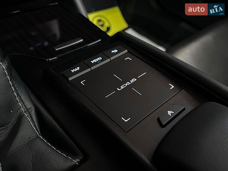 Седан Lexus ES 2019 в Львове