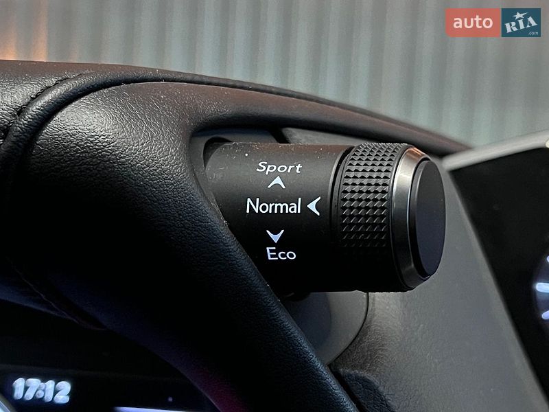 Седан Lexus ES 2019 в Львове