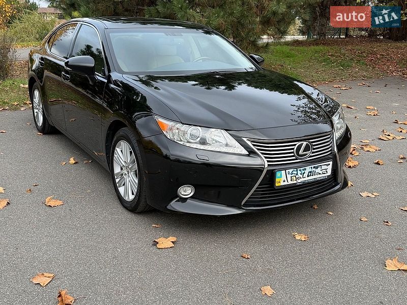 Седан Lexus ES 2014 в Киеве