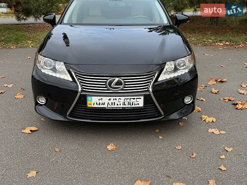 Седан Lexus ES 2014 в Киеве
