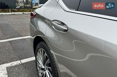 Седан Lexus ES 2024 в Черновцах