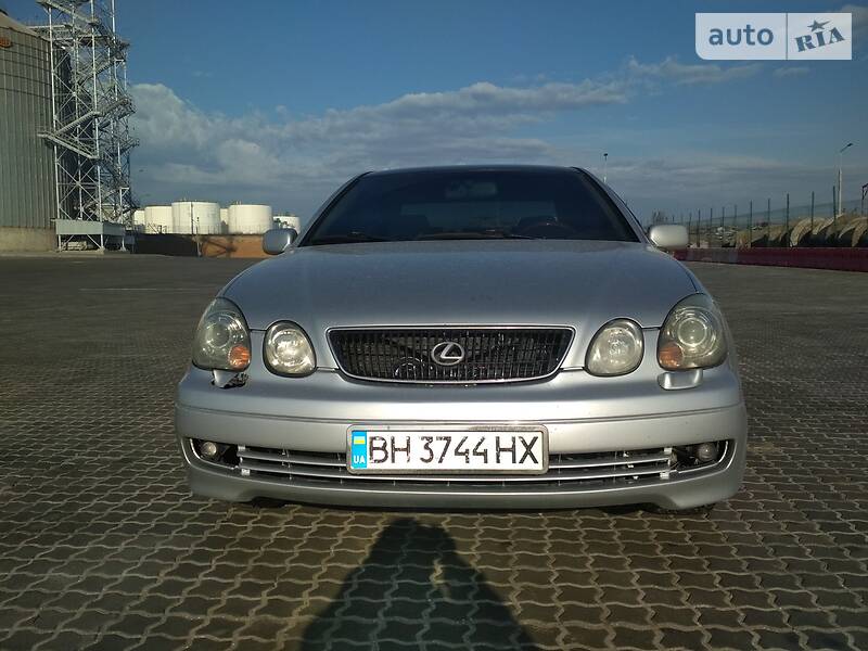 Седан Lexus GS 1998 в Южному