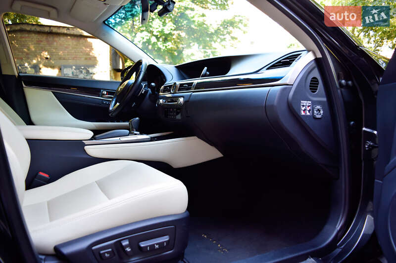 Седан Lexus GS 2016 в Киеве