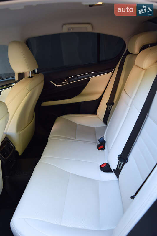 Седан Lexus GS 2016 в Киеве