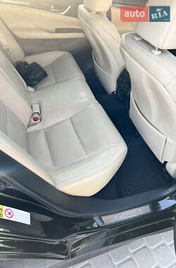 Седан Lexus GS 2012 в 