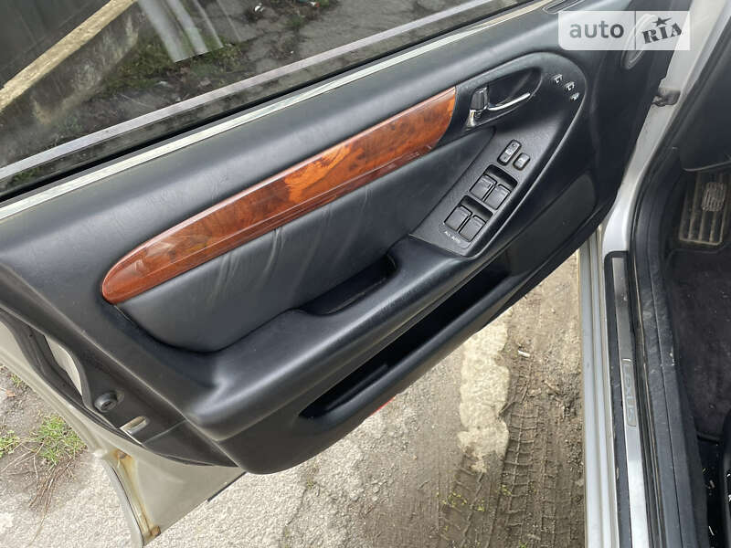 Седан Lexus GS 1998 в Тульчині