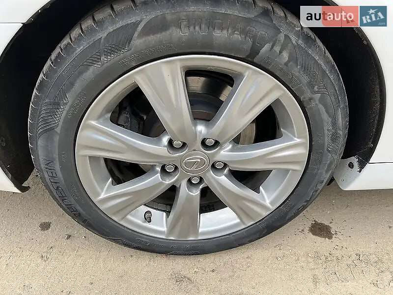 Седан Lexus GS 2009 в Рени