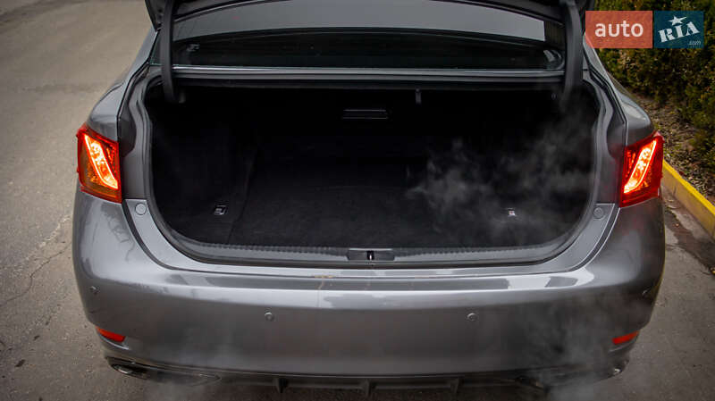 Седан Lexus GS 2012 в Черновцах