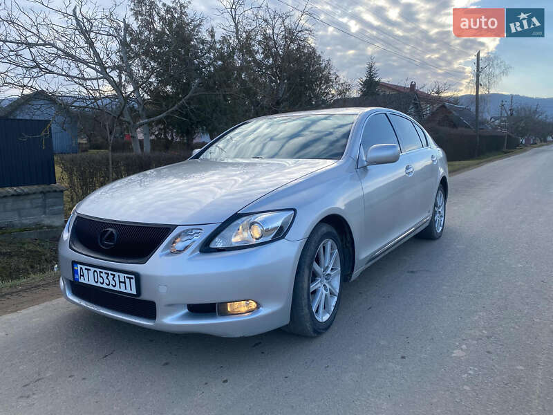 Седан Lexus GS 2005 в Косове