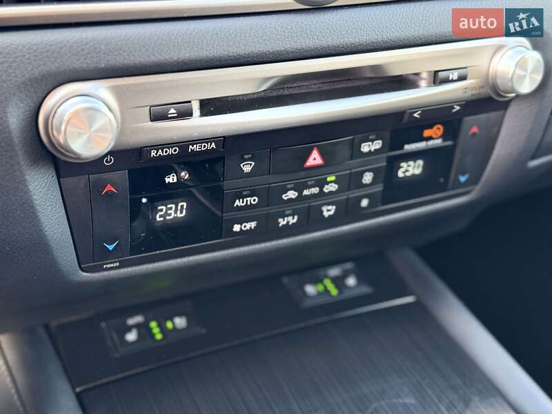 Седан Lexus GS 2014 в Львові